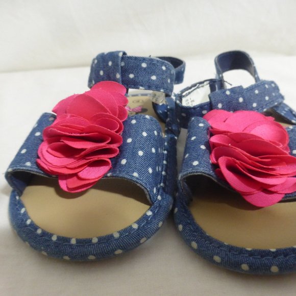 MINNIE MOUSE, size 4, polka dot Velcro fastened sandals GUC - Picture 9 of 10